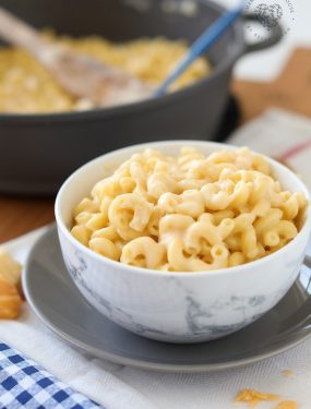 How to Make Macaroni and Cheese in the easiest way possible! It's cheesy, creamy, and simply the BEST Homemade Mac and Cheese Recipe ever!