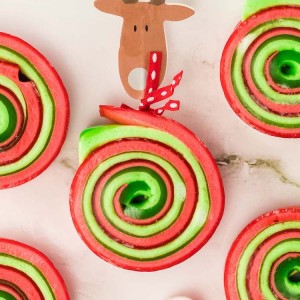 Christmas Jello Roll Ups are amazingly easy to make and the kids love them!