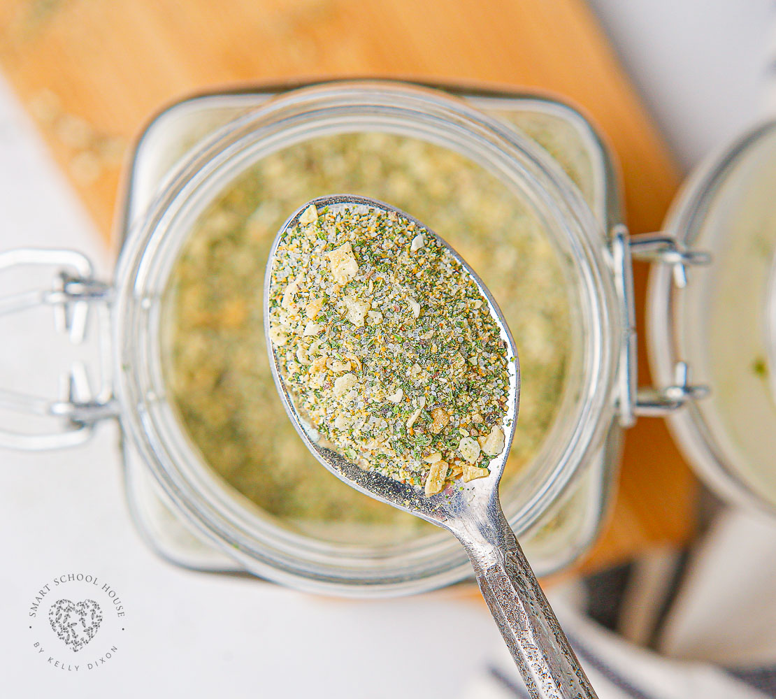 Never buy a packet of Ranch Season Mix ever again with this Hidden Valley Ranch Seasoning Copycat Recipe! For seasoning, dips, dressing, etc!