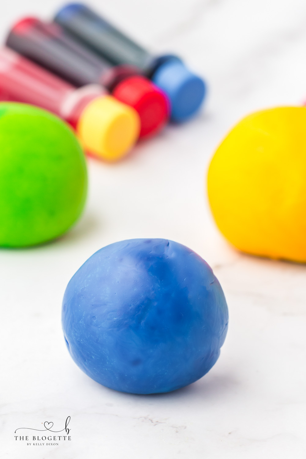 Homemade Bouncy Balls are a great boredom buster and craft for kids! These DIY bouncy balls can also serve as a simple science experiment too!