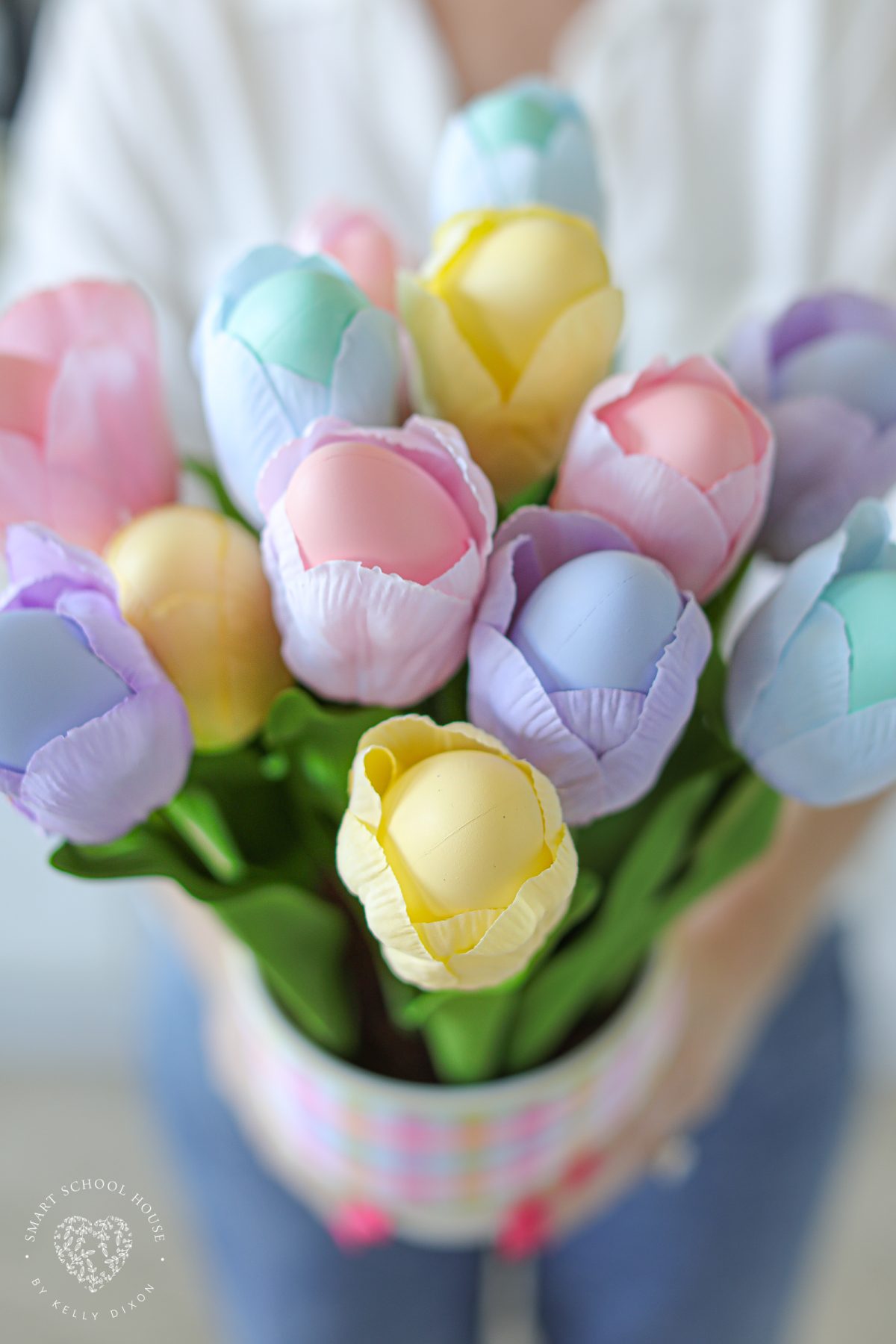 Easter Egg Tulips are a creative, festive, and decorative craft idea for the spring!