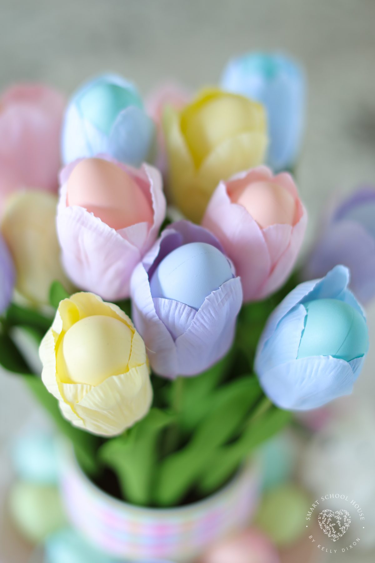 Easter Egg Tulips are a creative, festive, and decorative craft idea for the spring!