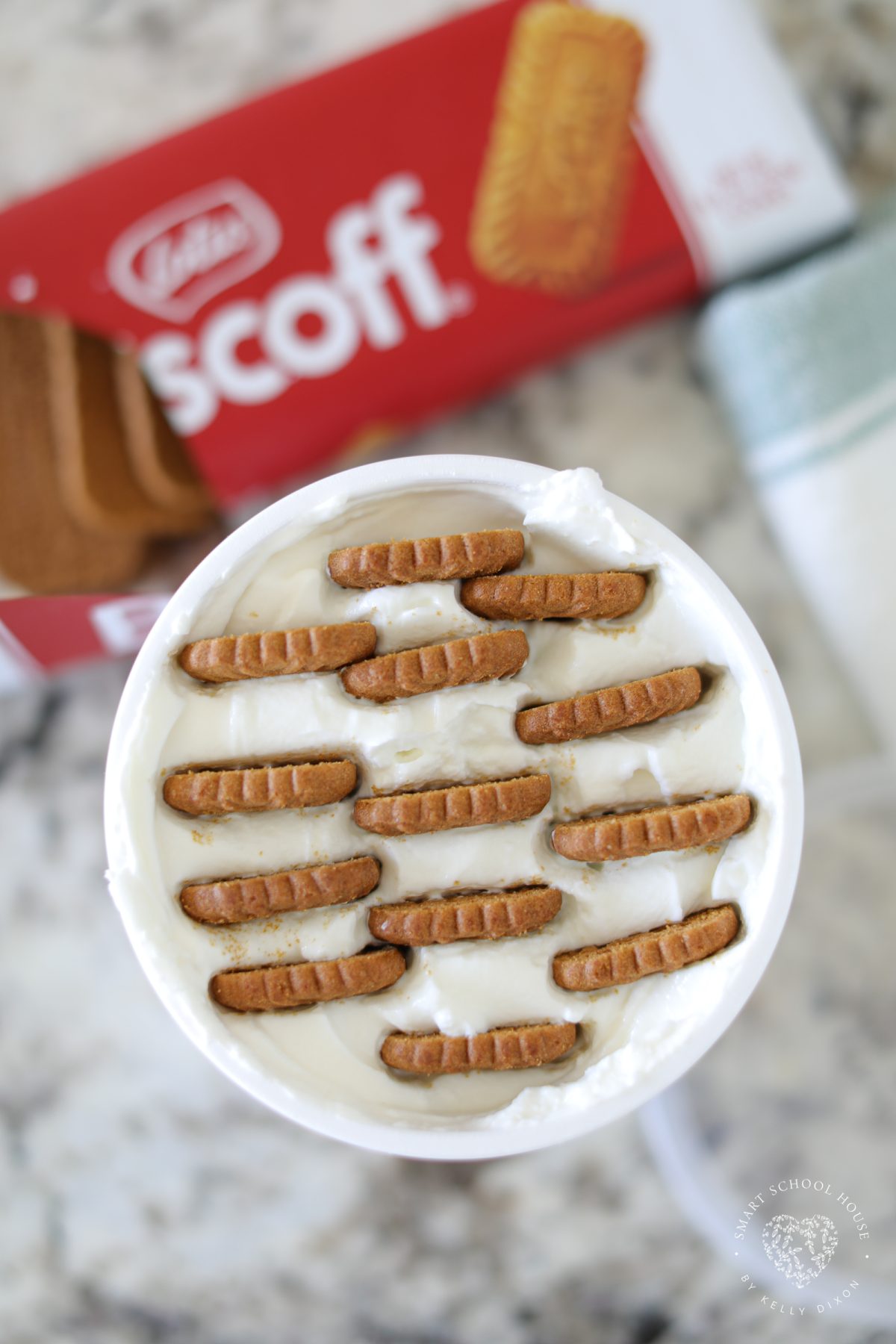 Yogurt with Biscoff cookies