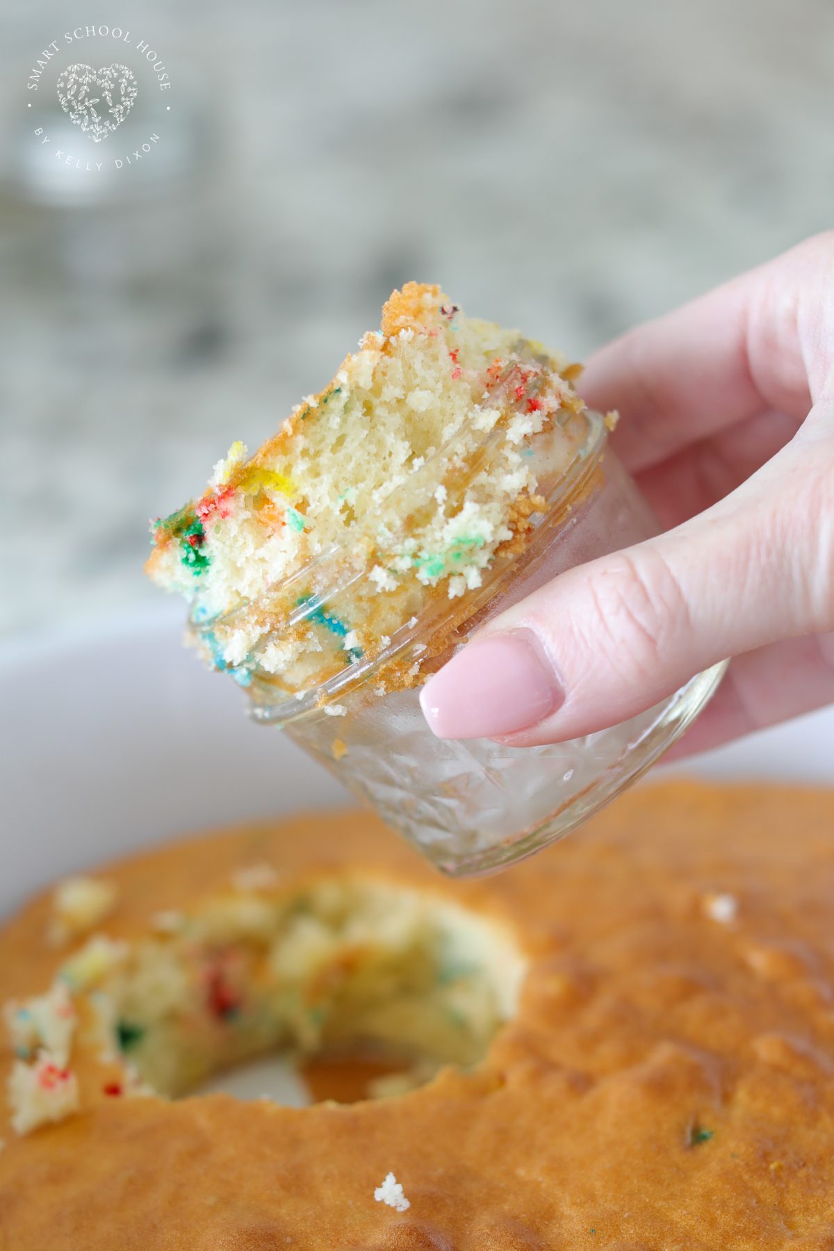 Cut the cake with the small jar