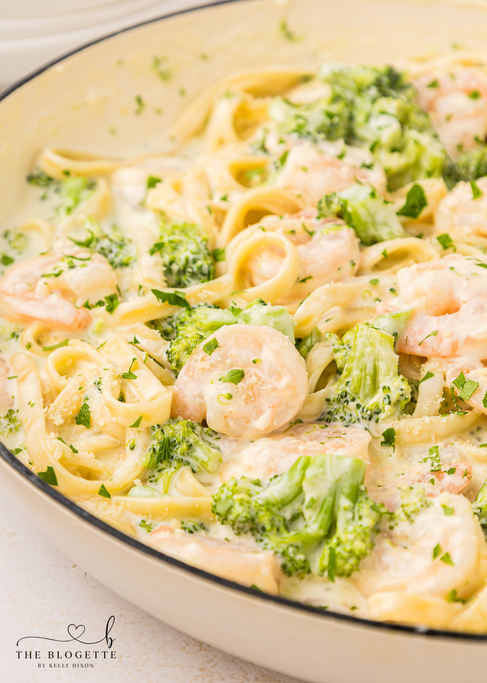 Shrimp Alfredo features juicy shrimp and tender pasta tossed in a smooth, creamy Parmesan sauce.
